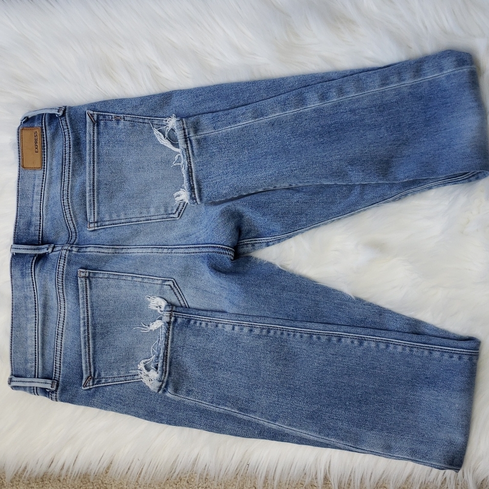 EXPRESS STRETCH distress leggings. Size 6R